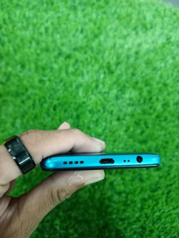 realme 5i 4/64 4