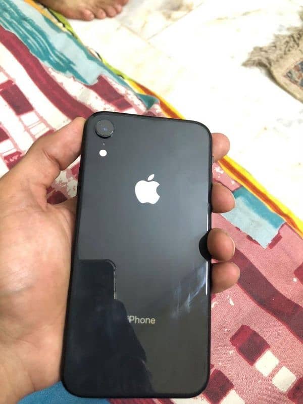 iPhone XR 4