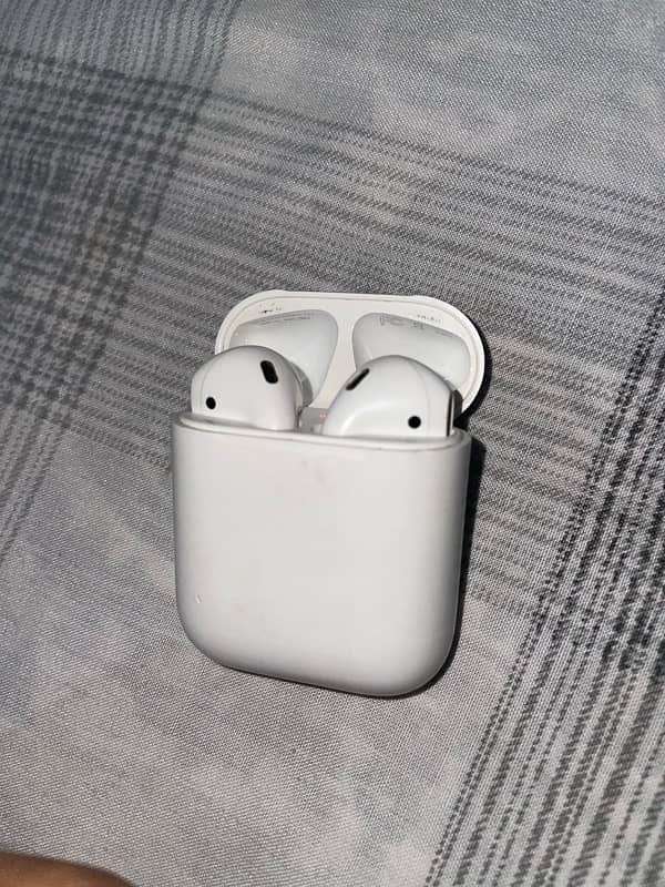 Airpods 0