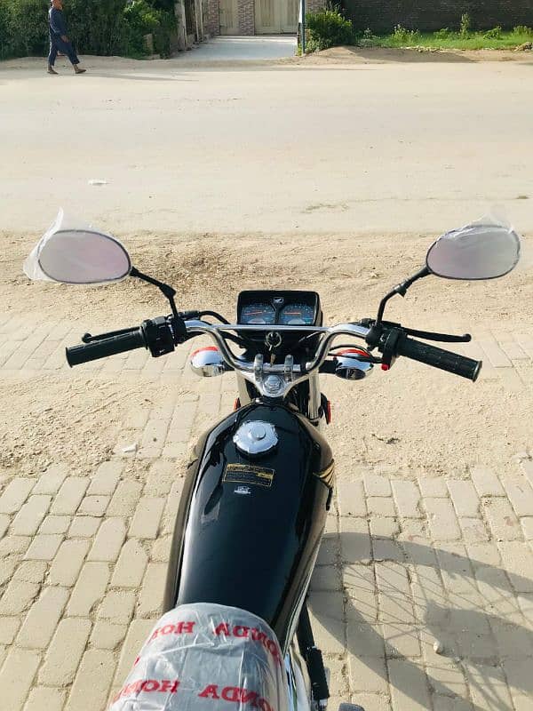 CG 125 Model 2023 serial 15 special edition registered Hyderabad 4