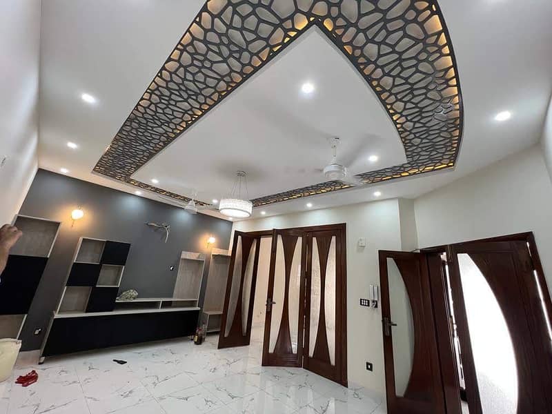 BRAND NEW BEAUTIFUL HOUSE 10 MARLA AVAILABLE FOR RENT IN BAHRIA ORCHARD 2