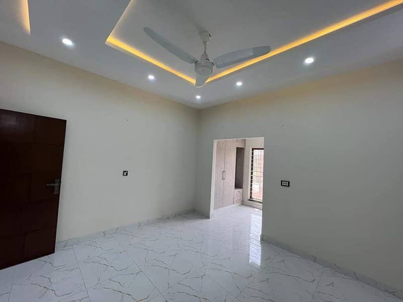 BRAND NEW BEAUTIFUL HOUSE 10 MARLA AVAILABLE FOR RENT IN BAHRIA ORCHARD 13