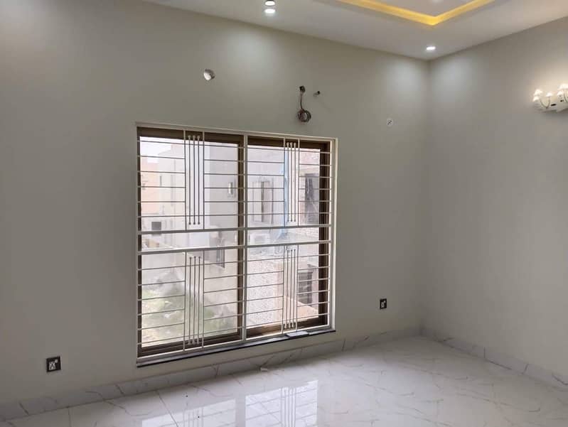 BRAND NEW BEAUTIFUL HOUSE 10 MARLA AVAILABLE FOR RENT IN BAHRIA ORCHARD 15