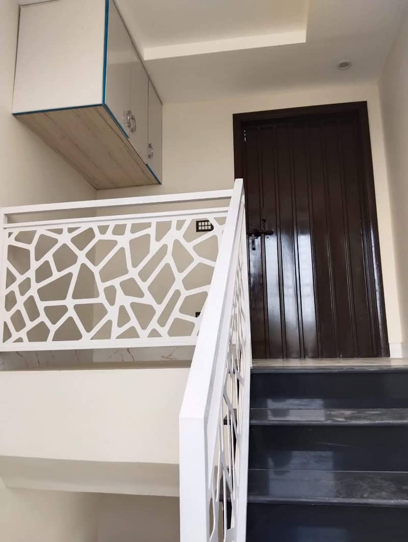 BRAND NEW BEAUTIFUL HOUSE 10 MARLA AVAILABLE FOR RENT IN BAHRIA ORCHARD 35