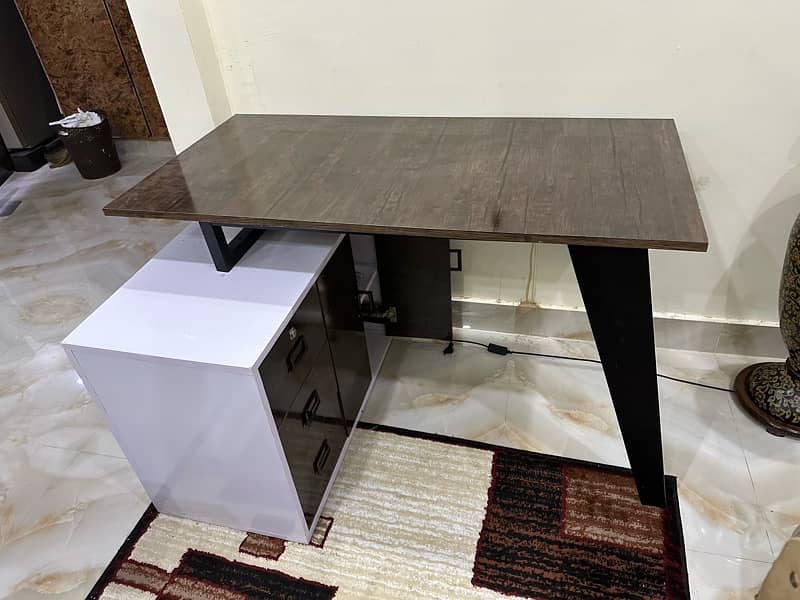 New Executive MDF Sturdy Table 0