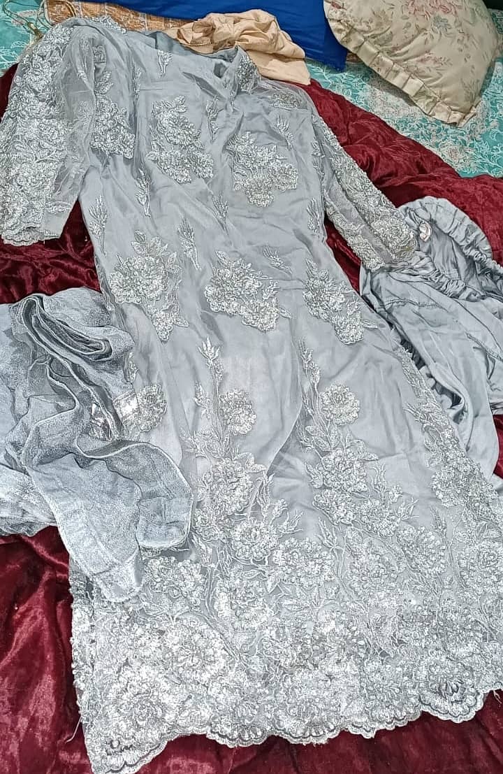 Used party wear dress 6