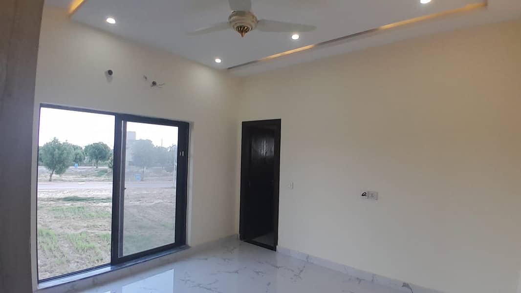 BRAND NEW HOUSE OF 8 MARLA AVAILABLE FOR RENT IN PHASE || BAHRIA ORCHARD LAHORE 8