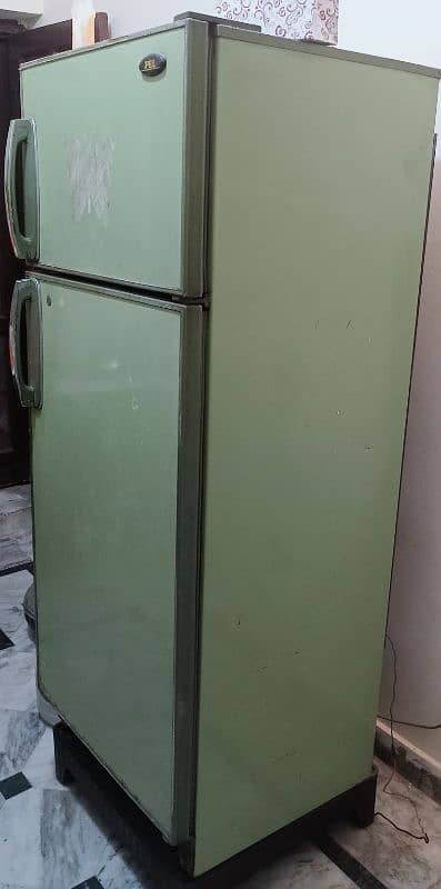 Pel Full Size Refrigerator 1