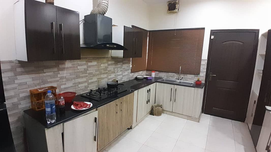 CHEAPEST PRICE 8 MARLA SLIGHTLY USED HOUSE VERY BEAUTIFUL LOCATION IN PHASE2, NEAR SECTOR COMMERCIAL AND JAMIA MASJID 8