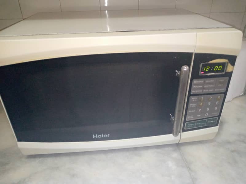 Microwave oven goog condition available 5