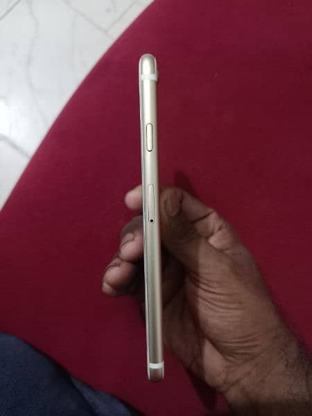 I want to sale my iPhone 6s 64 gb in excellent condition 3