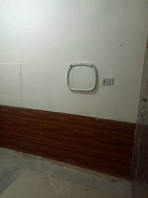 Room for rent at the prime location of Johar town 3