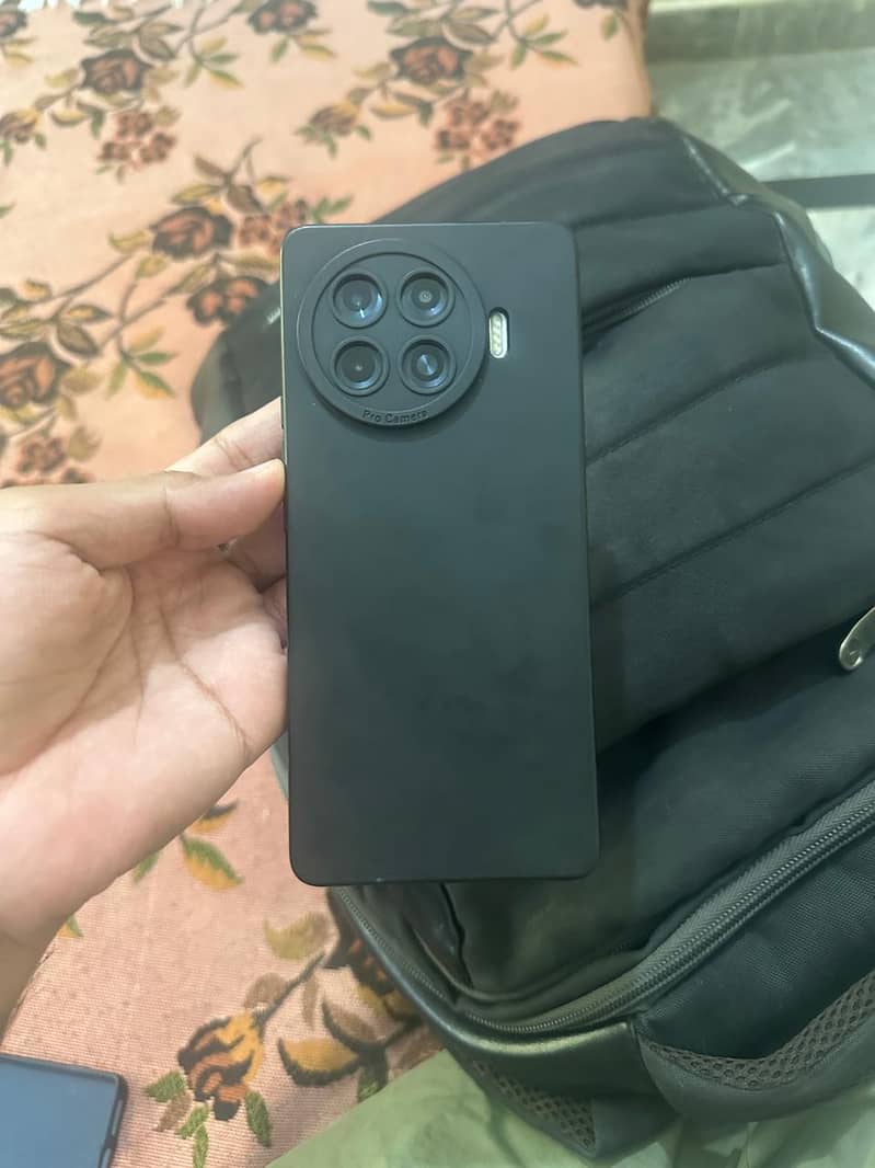 Tecno Spark 20 PRO+   8/256GB 6