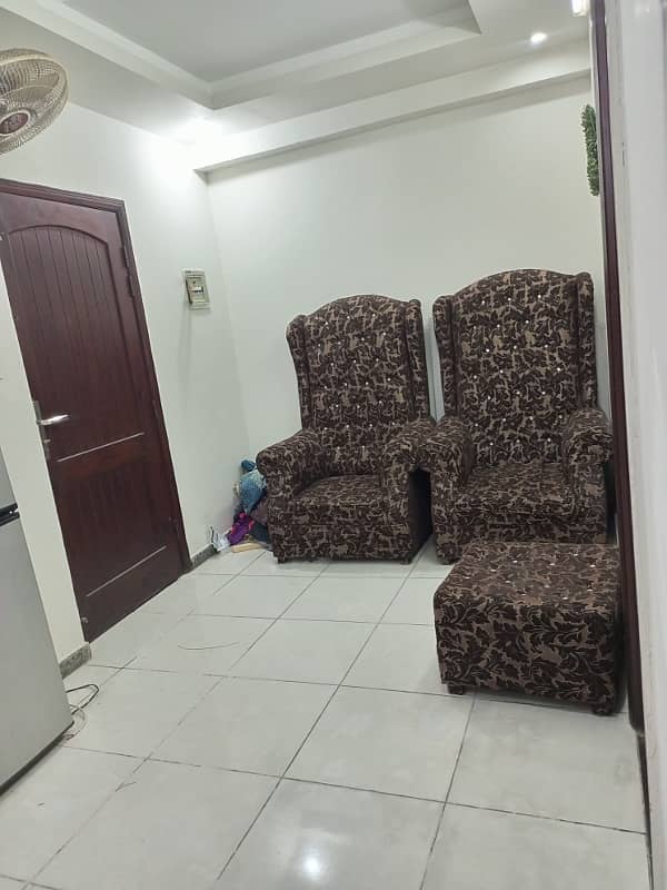 Furnished 2bed Appartment for rent in bahria town phase 1 11