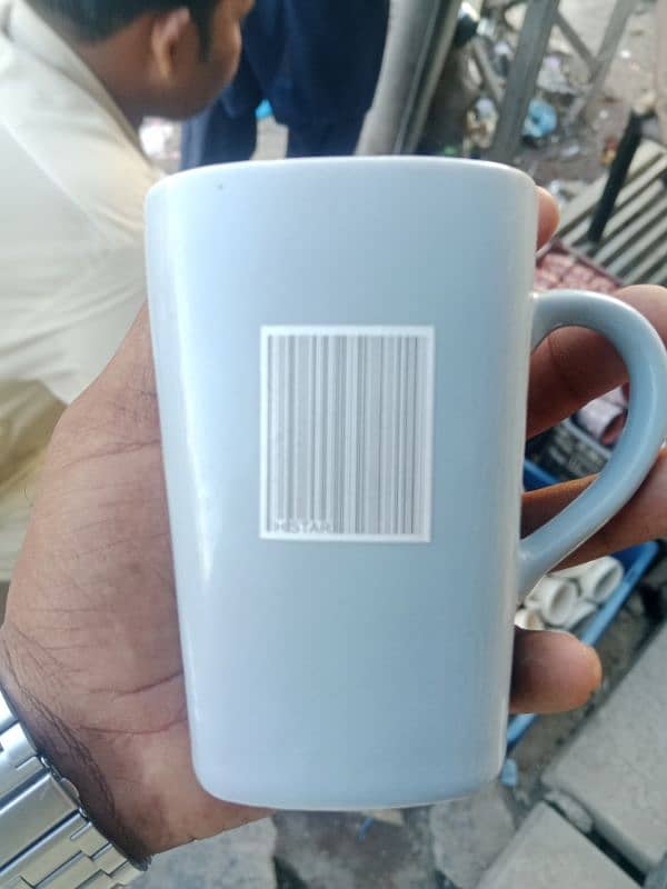 Akbar crockery cup and mugs ka rate hole sale 100 ka or 80 ka 16