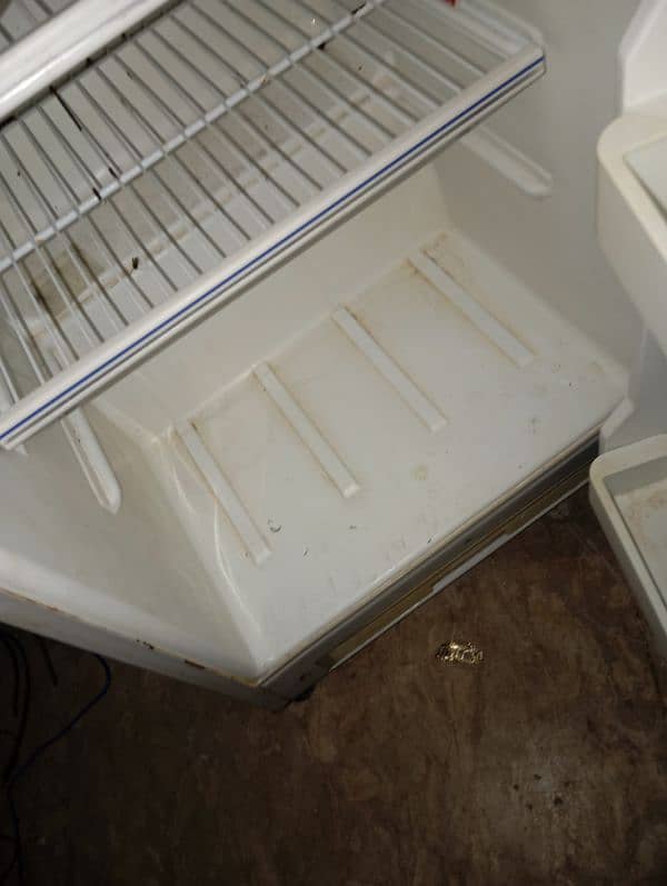 Dawlance Used Fridge 4