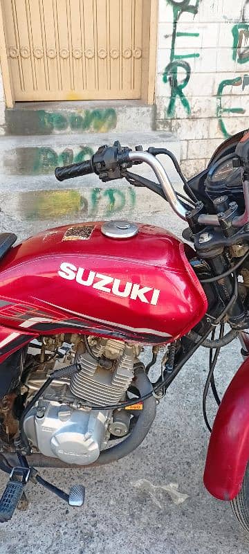 Suzuki 110s 2020 modell red collar 4