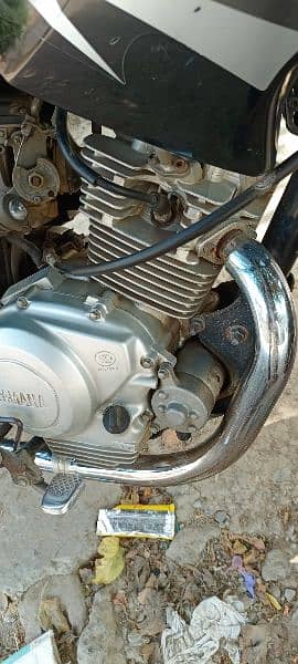 Yamaha YBR 125G SULF start 1