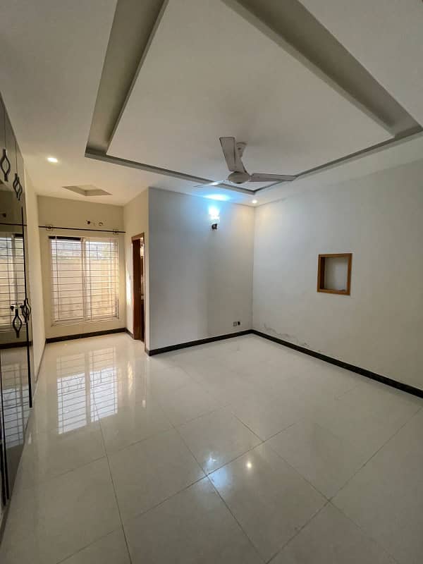 10Marla Ground Portion Is Available For Rent In D. 12 4