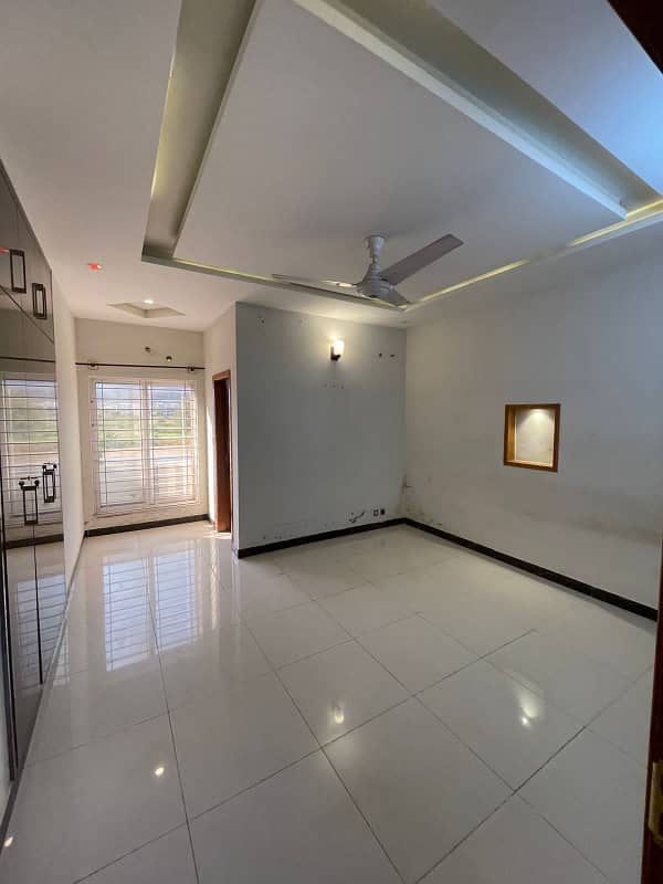 10Marla Ground Portion Is Available For Rent In D. 12 9