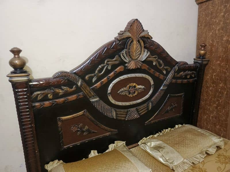 Chinyot Style wooden Bed lush condition 2