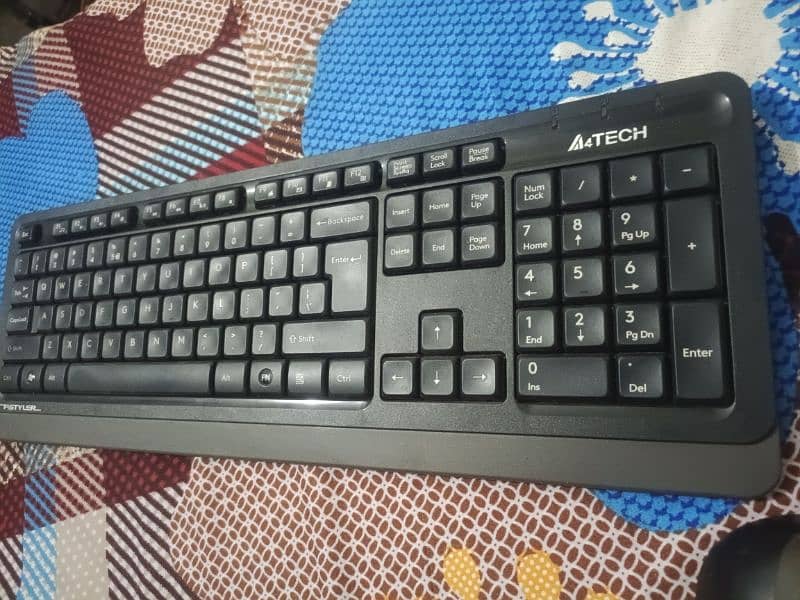 wireless keyboard and mouse 0