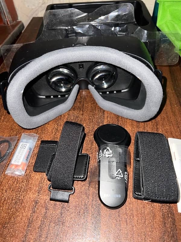 Samsung gear vr with controller Smr324 5