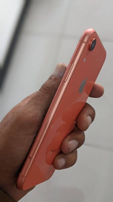 iphone XR PTA approved 256gb 87 bettery health full geniue 1