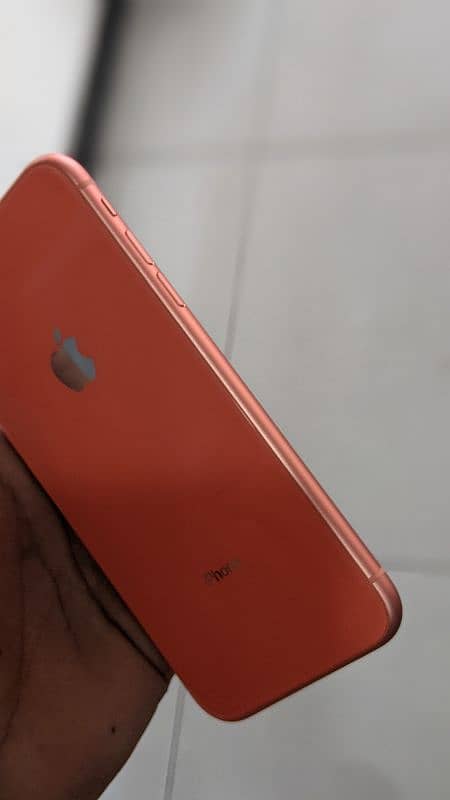 iphone XR PTA approved 256gb 87 bettery health full geniue 2