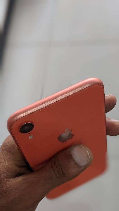 iphone XR PTA approved 256gb 87 bettery health full geniue 4