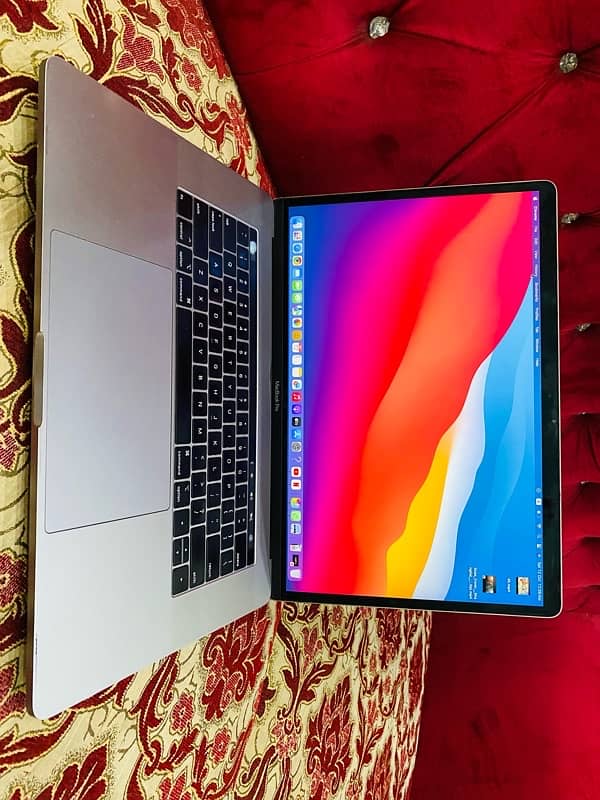 i want to sale my new macbook pro 2018 16 256 3