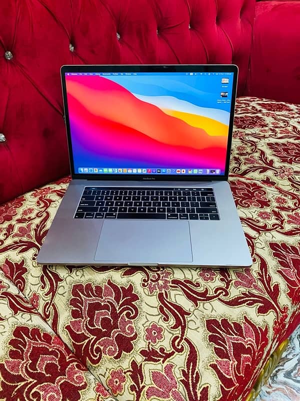 i want to sale my new macbook pro 2018 16 256 5