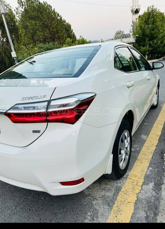 Toyota Corolla GLI 2019 Automatic 3