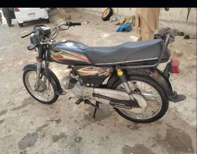 Well-Maintained Super Power, Reliable Bike and Low Mileage of 64 km/h 1