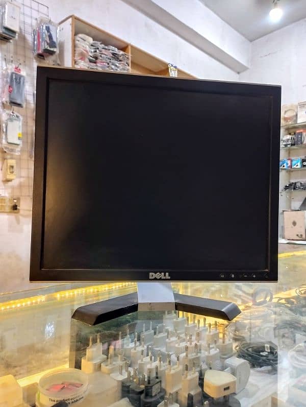 Dell 1780FP 17-Inch LCD Monitor 2