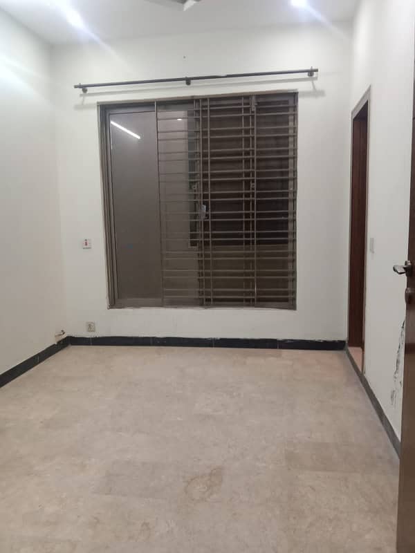 30x60 Ground portion for rent in G-15 Islamabad 3