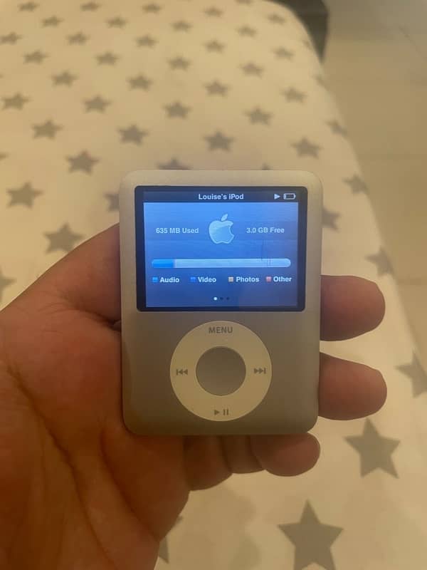 Apple iPod Nano 3rd Gen 0