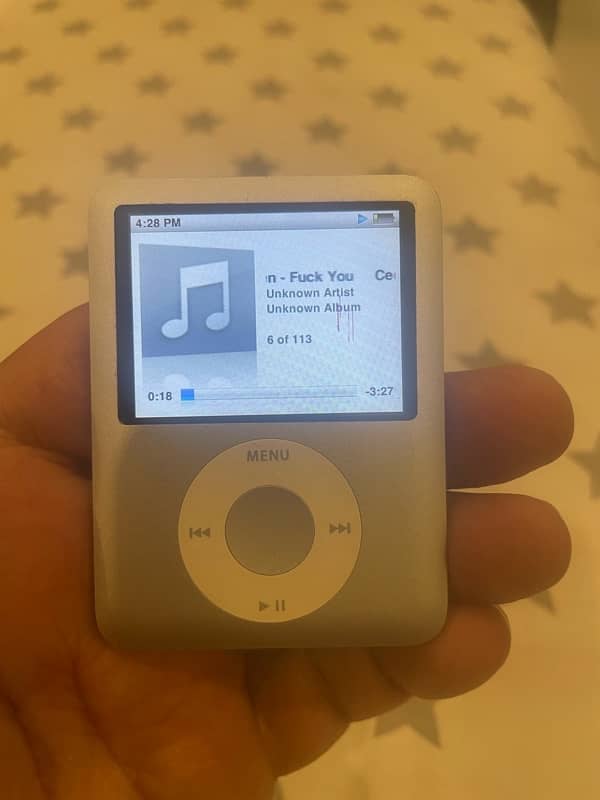 Apple iPod Nano 3rd Gen 1