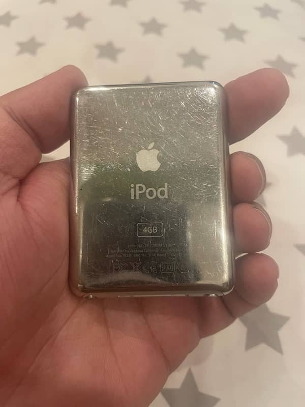 Apple iPod Nano 3rd Gen 2