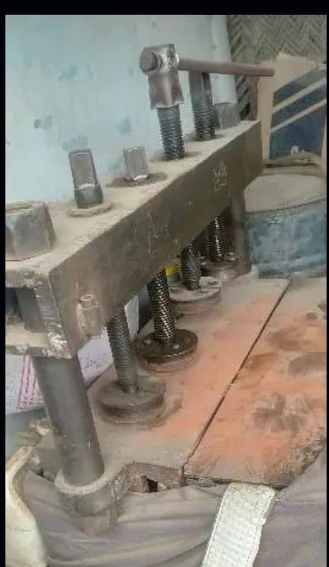 molding machine Tanki 4 pach wali 1