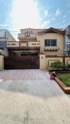 10 Marla Double Story Double Unit House Available For Sale. 0