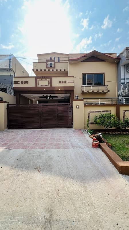 10 Marla Double Story Double Unit House Available For Sale. 0