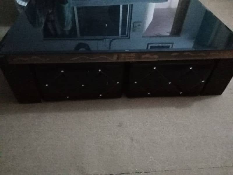 Table with 2 storage boxes and 2 seets 1