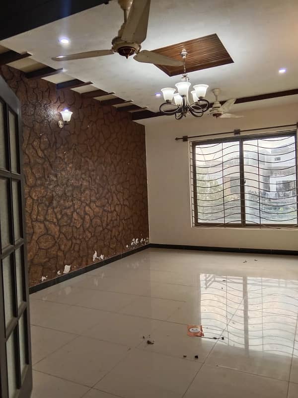 30x60 Double storey House for rent in G-15 Islamabad 0