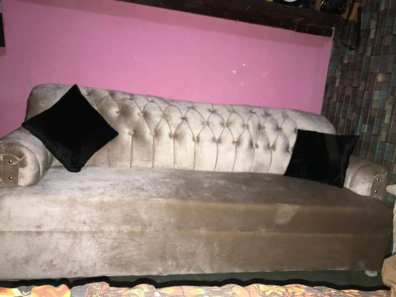 OLD SOFA REPAIRING AVAILABLE 03145059454 3