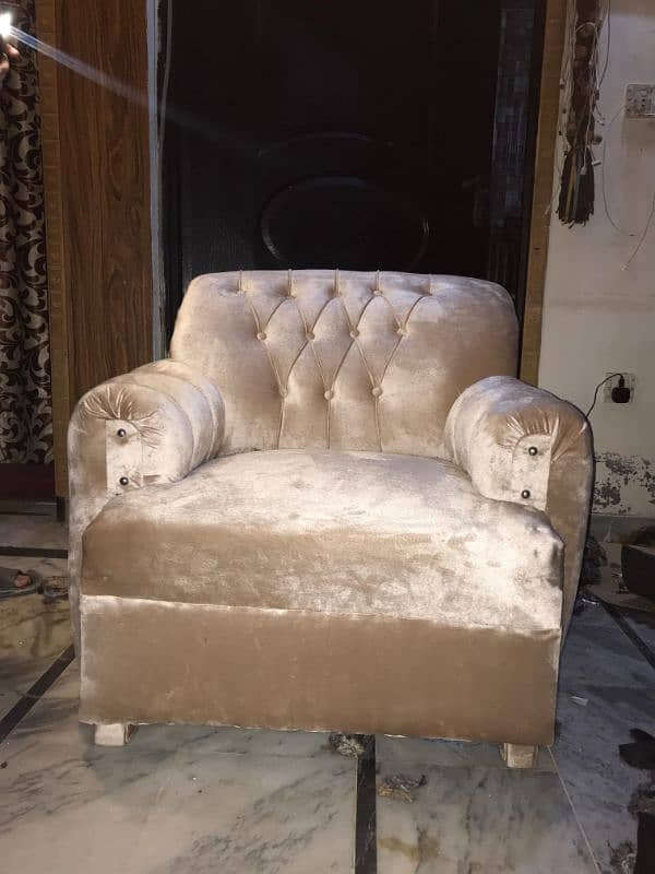 OLD SOFA REPAIRING AVAILABLE 03145059454 4