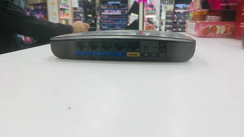 CISCO Linksys E2500  fresh 3