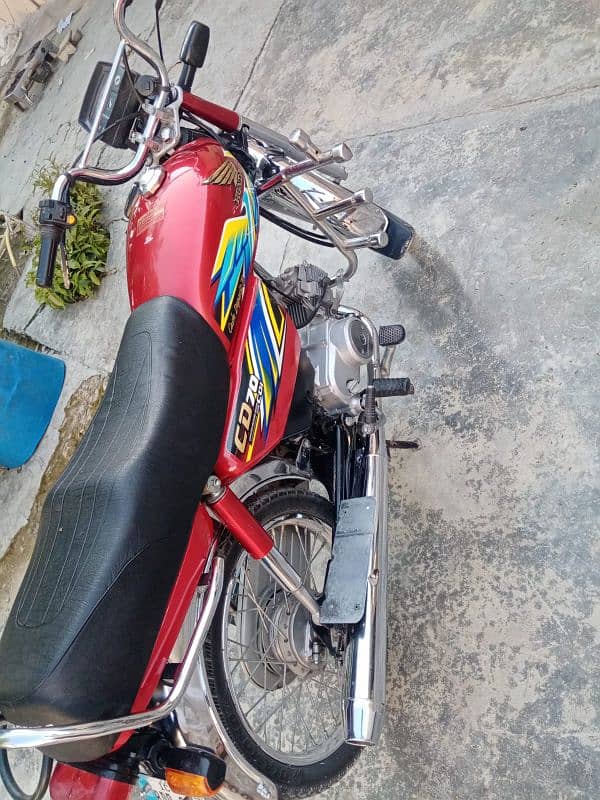 honda CD 70 20 model ha mere apne name pe scnend owner hun 2