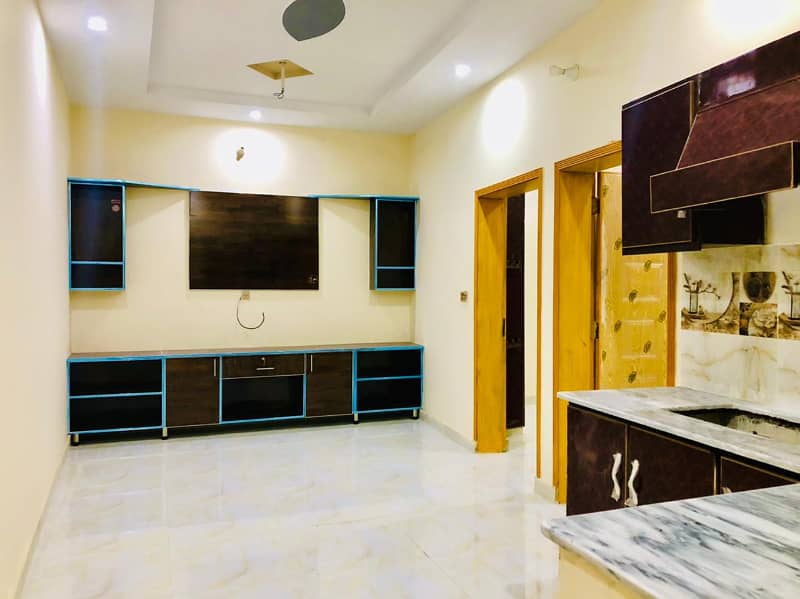 3 Marla Beautiful Flat For Sale On Jail Road Lahore 2