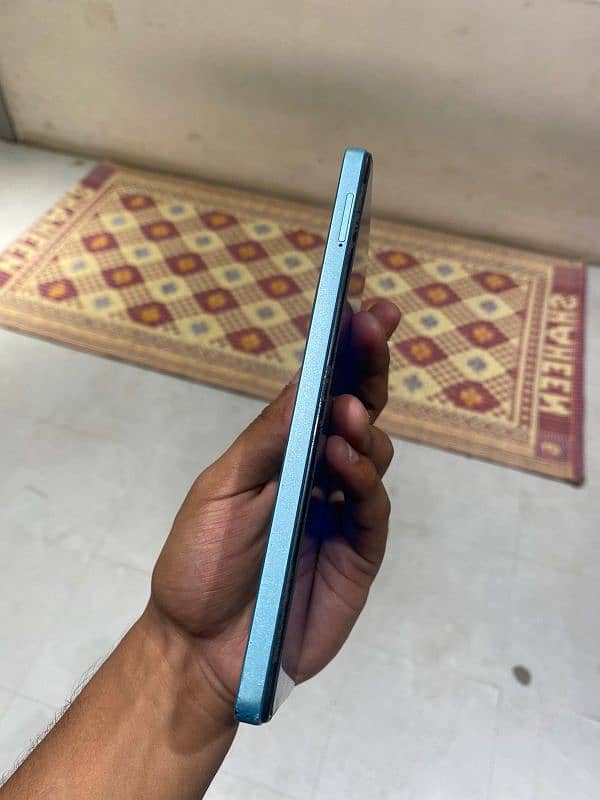 Infinix Hot 30. .  8/128 3